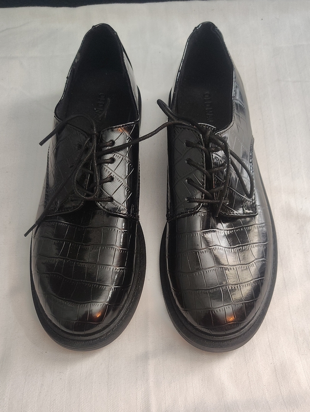Old Navy Black Croc-Embossed Lace-Up Oxfords Academia Shoes.